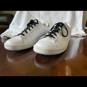 Nike Tennis Classic~ White/Black~ Size Youth 7y~